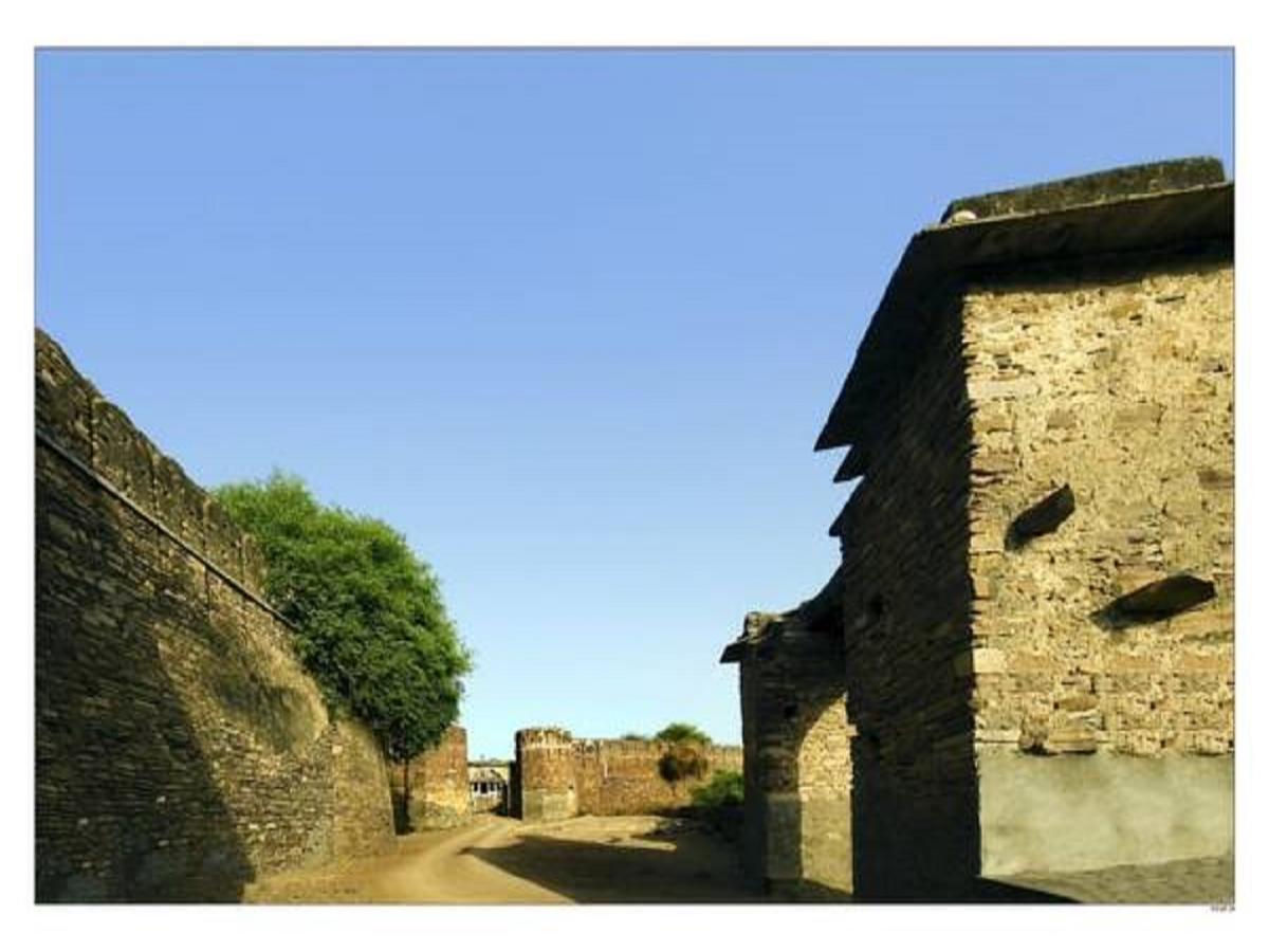 Fort Begu Hotel Begun Buitenkant foto